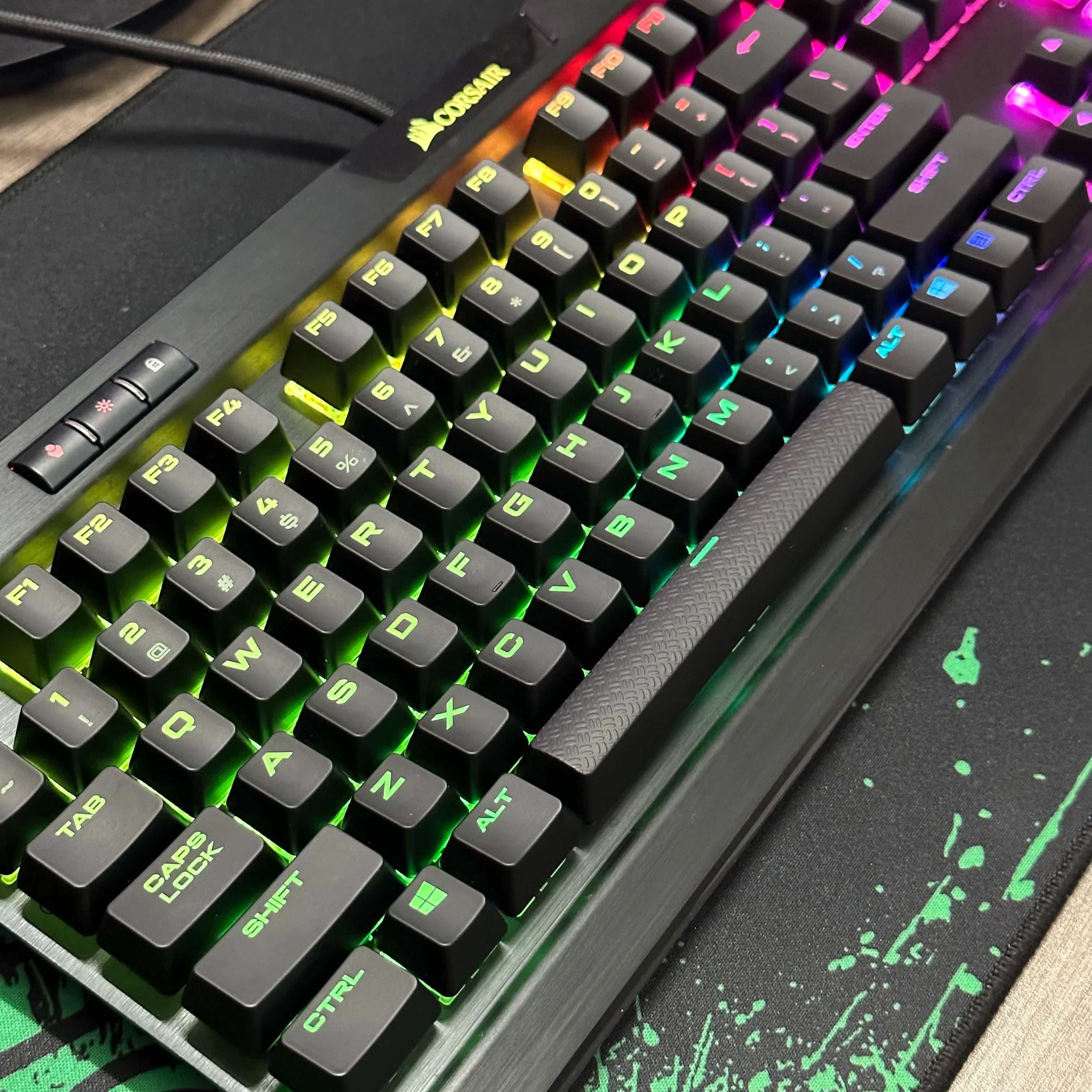 For Corsair K70/68/k65/RGB PRO LUX Keyboard Keycaps Premium Translucent Keycaps